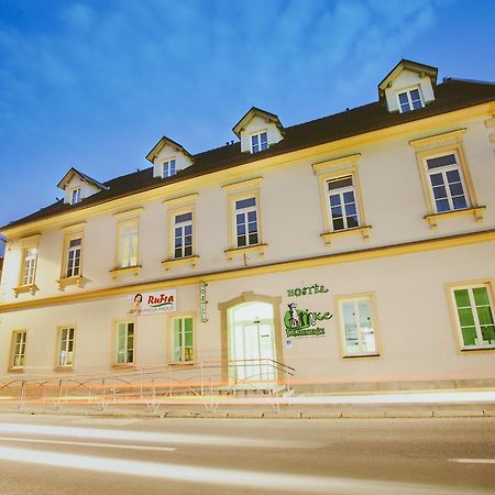 Hotel & Hostel Marenberg Radlje Radlje ob Dravi Zewnętrze zdjęcie