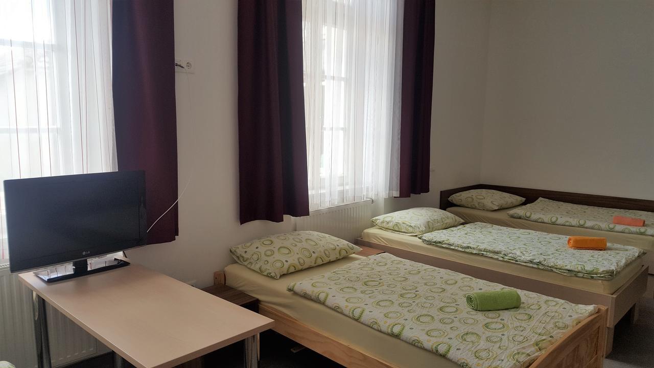 Hotel & Hostel Marenberg Radlje Radlje ob Dravi Zewnętrze zdjęcie