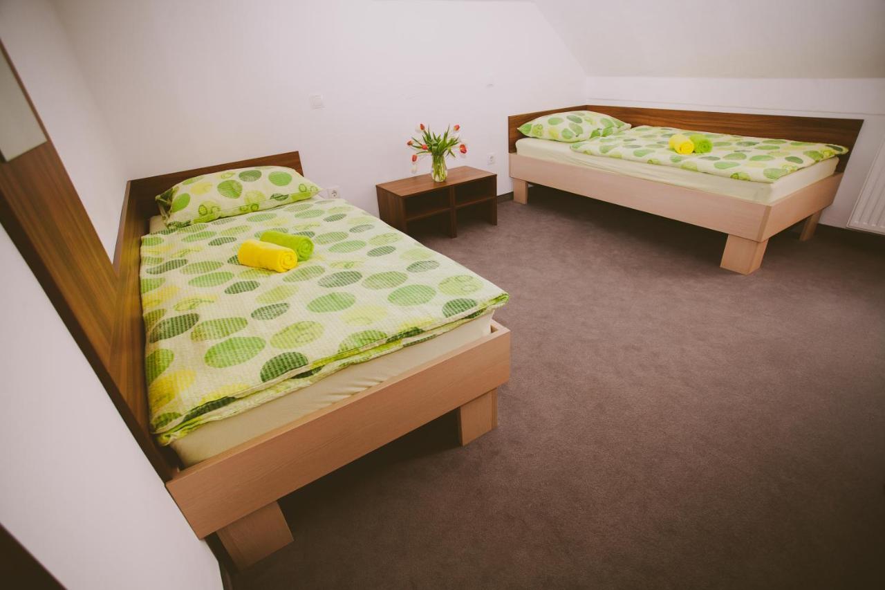 Hotel & Hostel Marenberg Radlje Radlje ob Dravi Zewnętrze zdjęcie